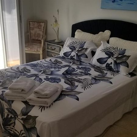 Chambre D'Hote La Petite Maison Du Puits Bollène Екстериор снимка